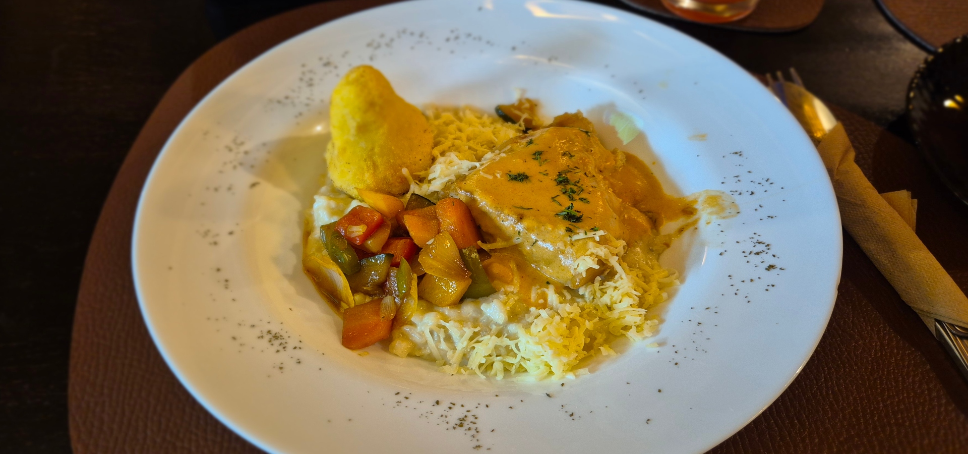 MENÚ SERVIDO